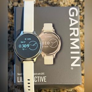Garmin Lily 2 Active Lunar Gold with Bone Silicone Band